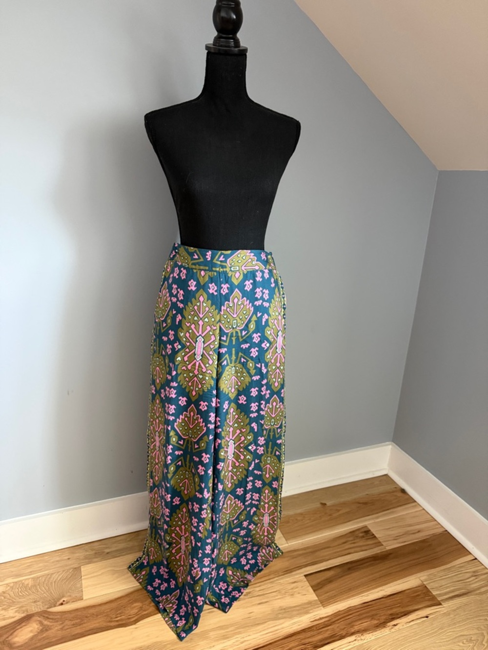 Boden Wide-Leg Printed Maxi Pants in Teal, Olive & Pink; size 10;